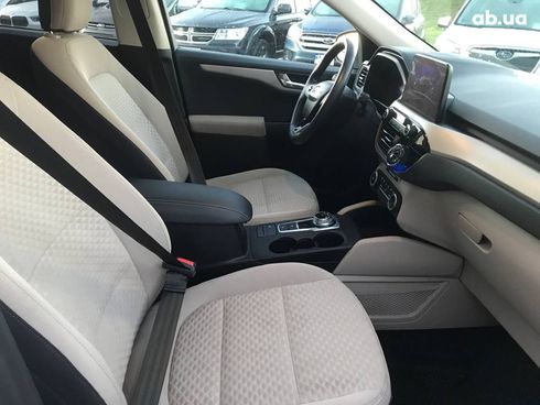Ford Escape 2019 белый - фото 11