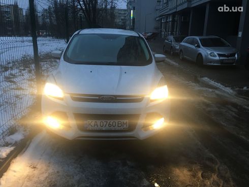 Ford Escape 2015 белый - фото 6