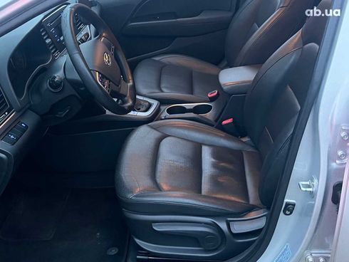 Hyundai Avante 2016 серый - фото 18