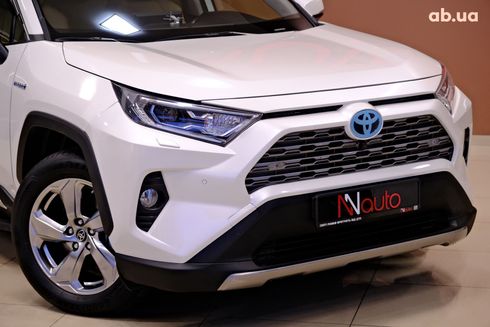 Toyota RAV4 Hybrid 2019 белый - фото 3