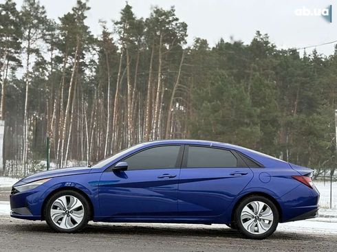 Hyundai Elantra 2021 - фото 10