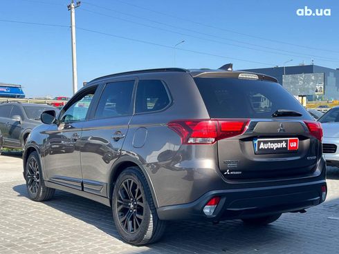 Mitsubishi Outlander 2017 коричневый - фото 11