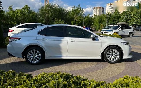 Toyota Camry 2019 - фото 8
