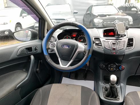 Ford Fiesta 2012 синий - фото 30