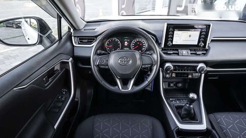 Toyota RAV4 2020 - фото 9