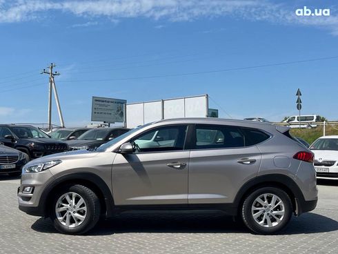 Hyundai Tucson 2018 бежевый - фото 6