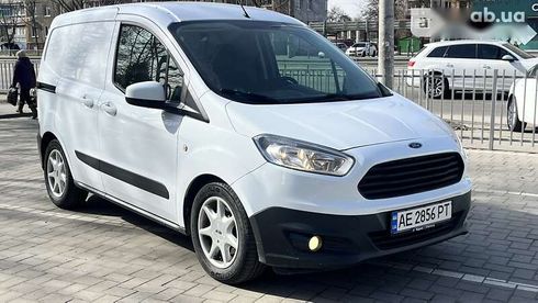 Ford Transit Courier 2016 - фото 18