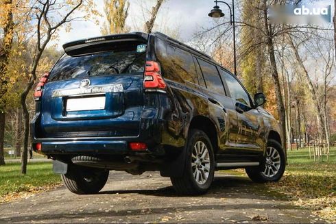 Toyota Land Cruiser Prado 2017 - фото 6