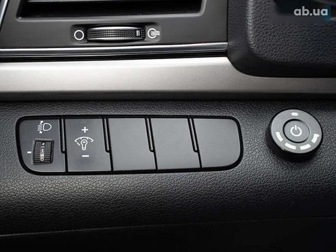 Hyundai Elantra 2018 - фото 17