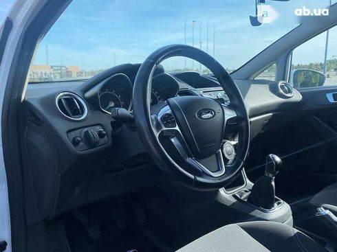 Ford Fiesta 2017 - фото 10