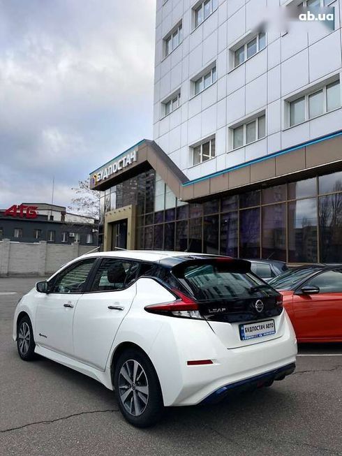 Nissan Leaf 2019 - фото 9