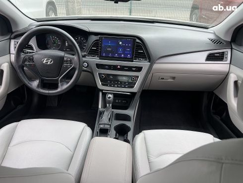Hyundai Sonata 2016 серебристый - фото 2