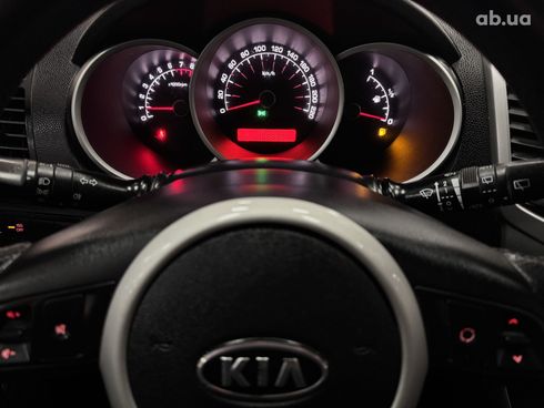 Kia Venga 2010 серый - фото 11