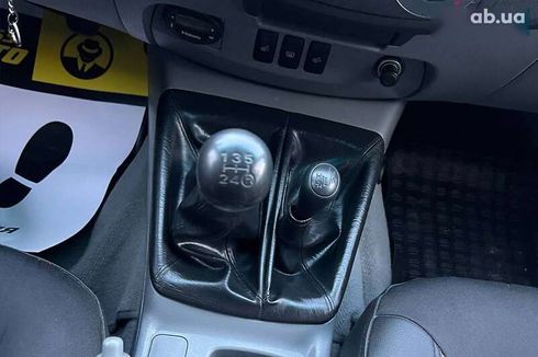 Toyota Hilux 2011 - фото 11