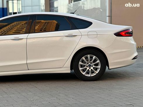 Ford Fusion 2016 белый - фото 8