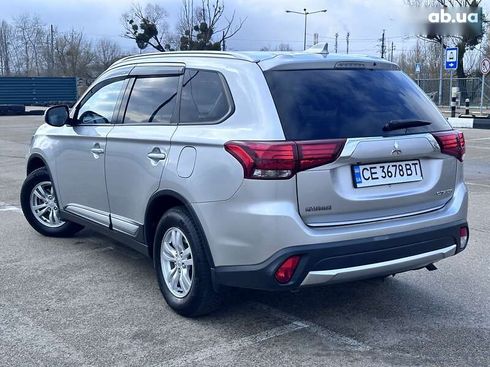 Mitsubishi Outlander 2018 - фото 19