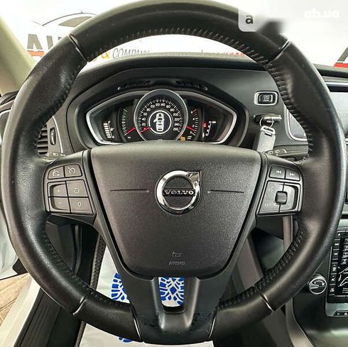 Volvo V40 2018 - фото 16