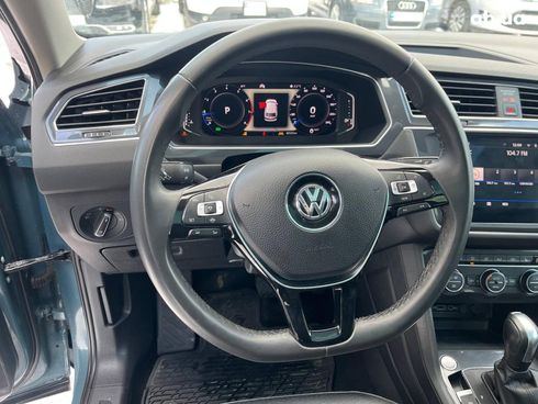 Volkswagen Tiguan 2020 серый - фото 46