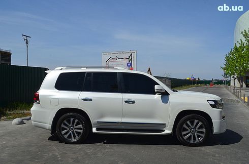 Toyota Land Cruiser 2016 белый - фото 5