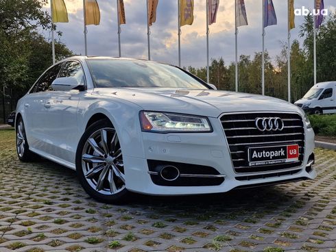 Audi A8 2017 белый - фото 13