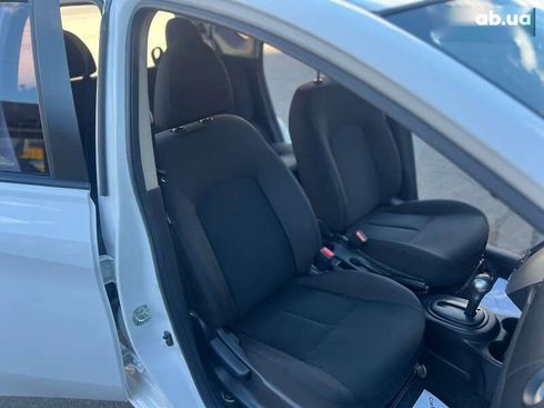 Nissan Versa 2017 - фото 21