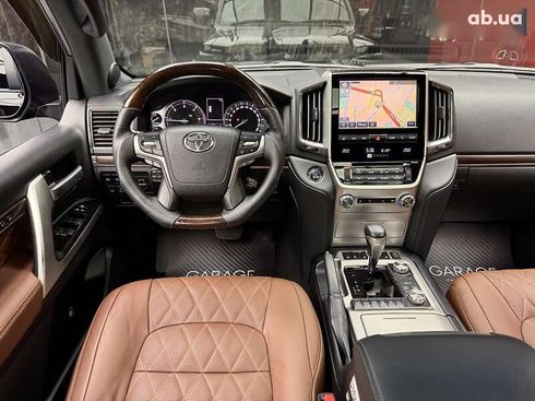 Toyota Land Cruiser 2018 - фото 30