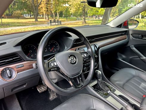 Volkswagen Passat 2020 красный - фото 9