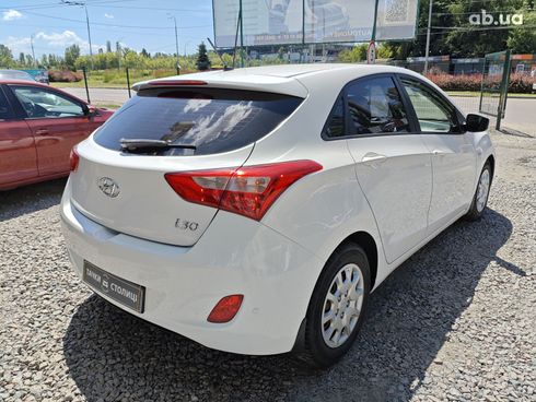 Hyundai i30 2013 белый - фото 8