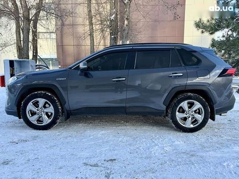 Toyota RAV4 2021 - фото 16