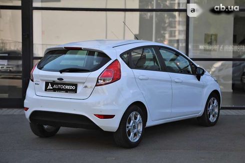 Ford Fiesta 2016 - фото 2