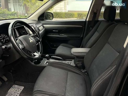 Mitsubishi Outlander 2015 - фото 11
