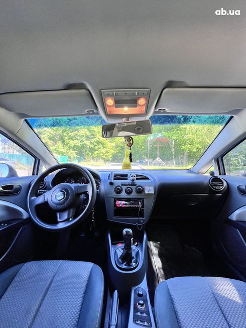 SEAT Leon 2005 серебристый - фото 13