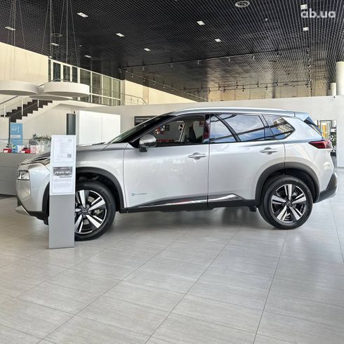Nissan X-Trail 2024 серебристый - фото 2