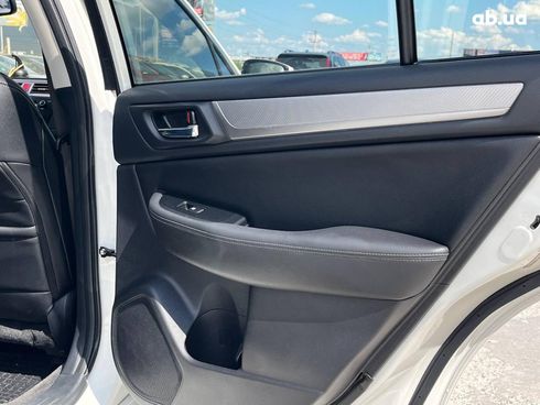 Subaru Legacy 2014 белый - фото 22
