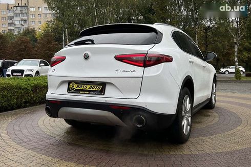 Alfa Romeo Stelvio 2017 - фото 7