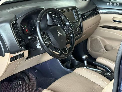 Mitsubishi Outlander 2016 синий - фото 10