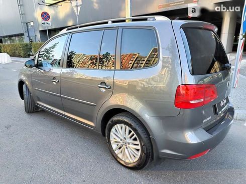 Volkswagen Touran 2015 - фото 14