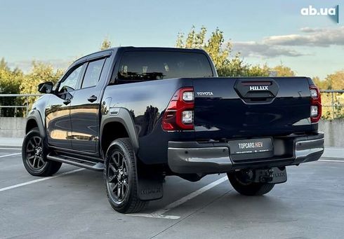 Toyota Hilux 2022 - фото 10