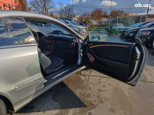 Mercedes-Benz CLK-Класс 2002 серый - фото 26