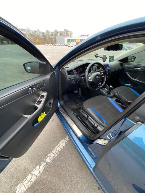 Volkswagen Jetta 2015 синий - фото 9