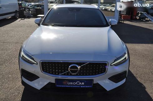 Volvo V60 Cross Country 2019 - фото 29