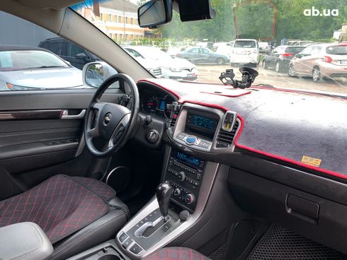Chevrolet Captiva 2014 белый - фото 26