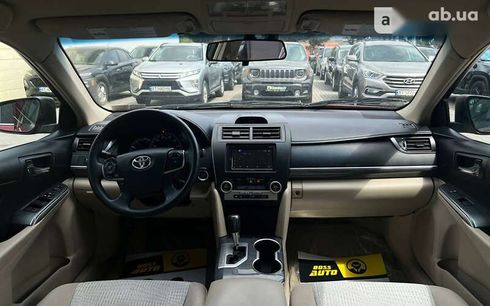 Toyota Camry 2013 - фото 13