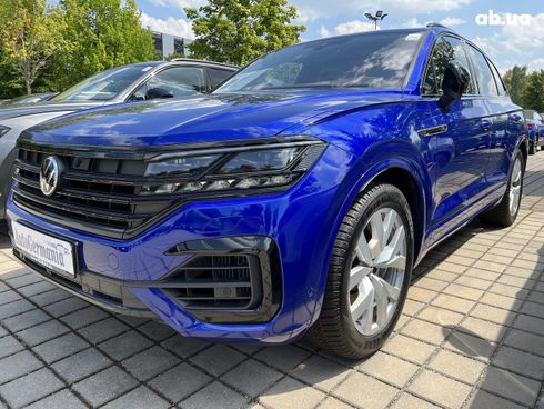 Volkswagen Touareg R 2022 - фото 13