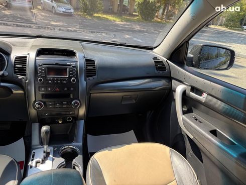 Kia Sorento 2010 коричневый - фото 15