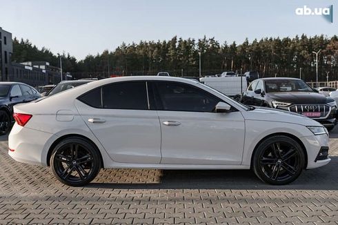 Skoda Octavia 2021 - фото 19