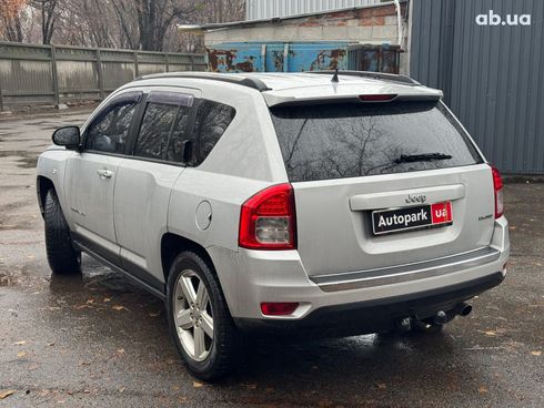 Jeep Compass 2012 серый - фото 7