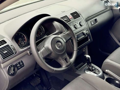 Volkswagen Touran 2013 - фото 23
