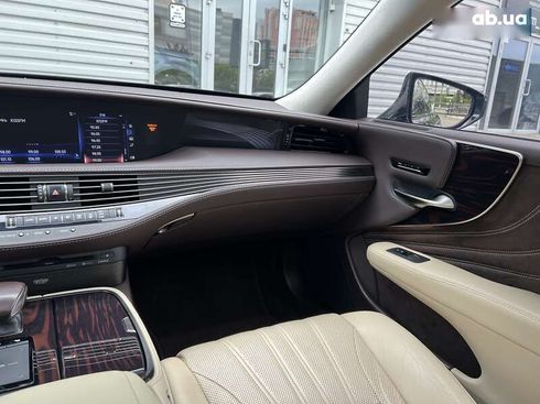 Lexus LS 2018 - фото 18