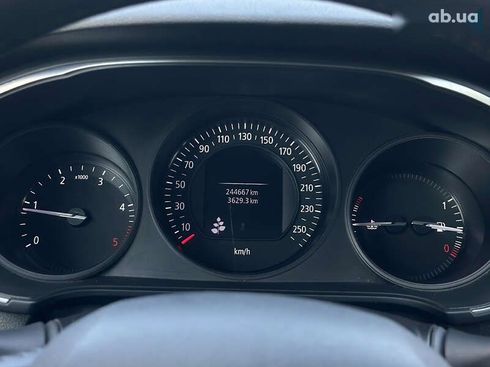Renault Megane 2018 - фото 30